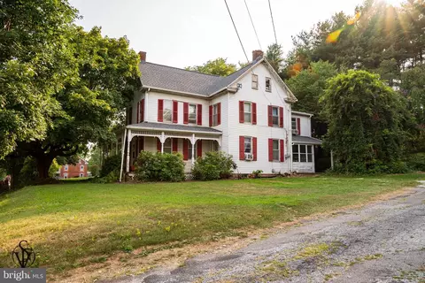 1077 Old Hanover Rd, Spring Grove, PA 17362