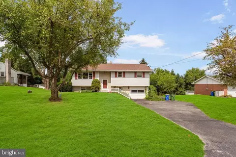 2980 Westwind Ln, York, PA 17404