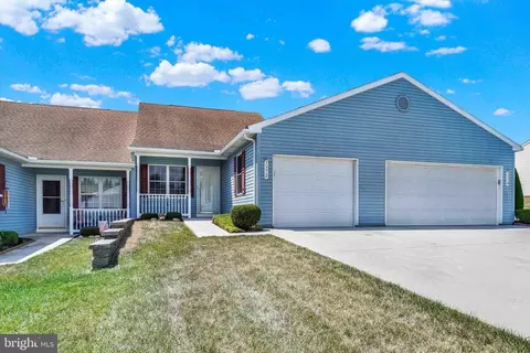 1372 Village Dr, Spring Grove, PA 17362