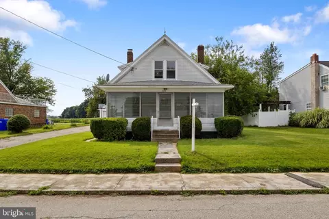 220 N 3rd St, New Freedom, PA 17349