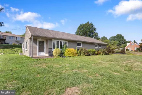 740 Hammond Rd, York, PA 17406
