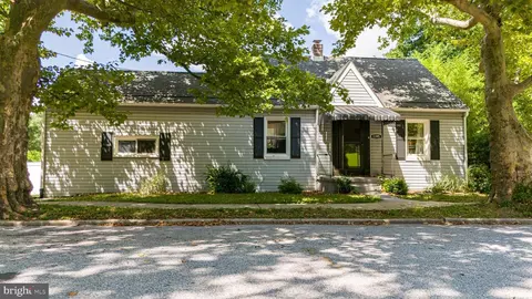1395 Springdale Rd, York, PA 17403