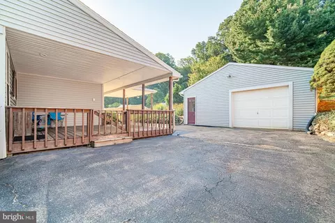 610 Taylor Rd, Windsor, PA 17366 photo 3