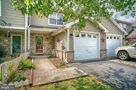 63 Clemens Dr, Dillsburg, PA 17019