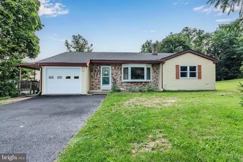 635 W Siddonsburg Rd, Dillsburg, PA 17019