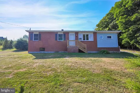 122 E Ridge Rd, Dillsburg, PA 17019