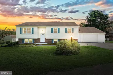 1718 Manor Rd, Windsor, PA 17366