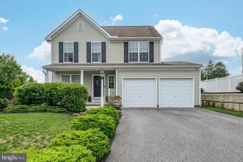 135 Centre Ct, Red Lion, PA 17356