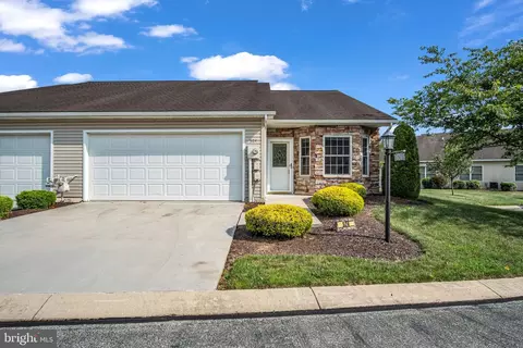 524 Parkview Ln, Hanover, PA 17331