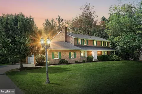 240 Brookwood Dr S, York, PA 17403