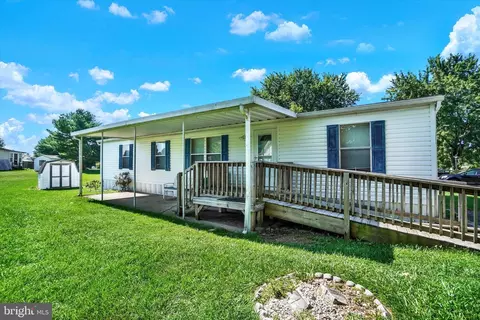 82 Daisy Ln, Dover, PA 17315