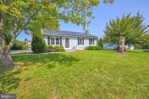 3263 E Pheasant Dr, Dover, PA 17315 photo 2