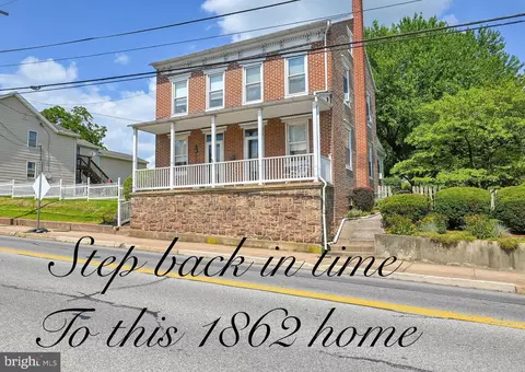41 S Main St, Dover, PA 17315