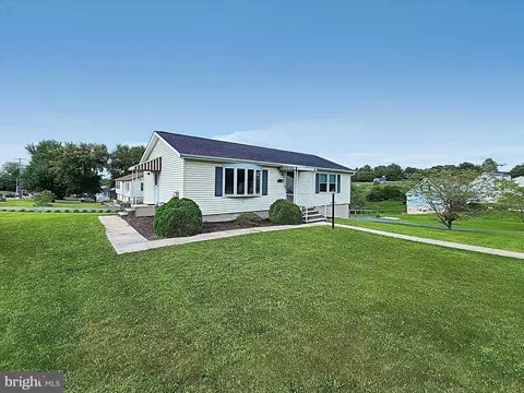 18 Pheasant Ridge Rd, Hanover, PA 17331