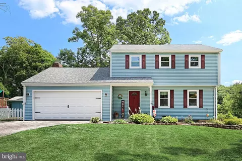 200 Bobby Jones Dr, Etters, PA 17319