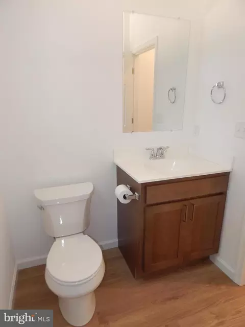Bath - 98 Cedar Dr, Dover, PA 17315 photo 3 of 4