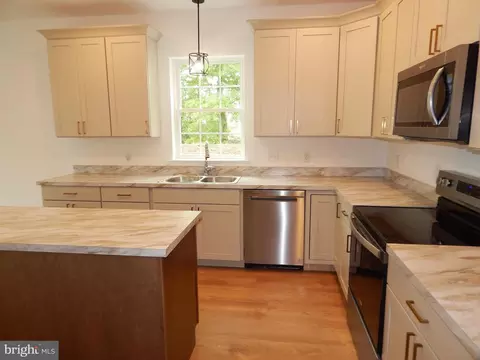 Kitchen - 98 Cedar Dr, Dover, PA 17315 photo 3 of 3