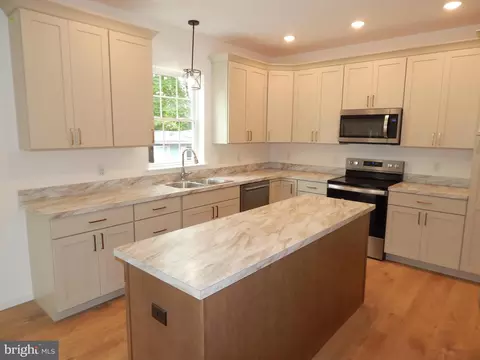 Kitchen - 98 Cedar Dr, Dover, PA 17315 photo 2 of 3