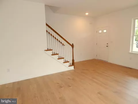 Living - 98 Cedar Dr, Dover, PA 17315 photo 5 of 9