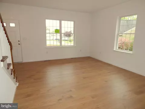 Living - 98 Cedar Dr, Dover, PA 17315 photo 6 of 9