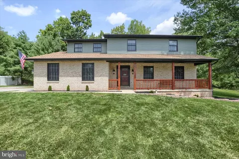 132 Cranbrook Dr, Dover, PA 17315