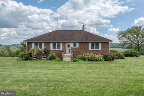 1209 Church St, Glen Rock, PA 17327