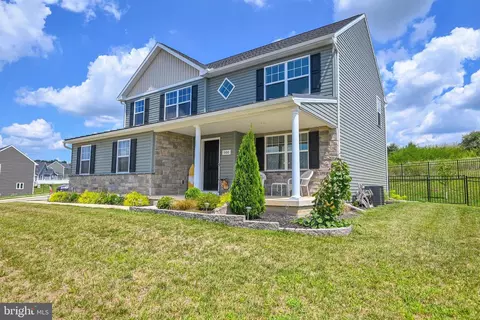 1100 Alder Ct, York, PA 17408