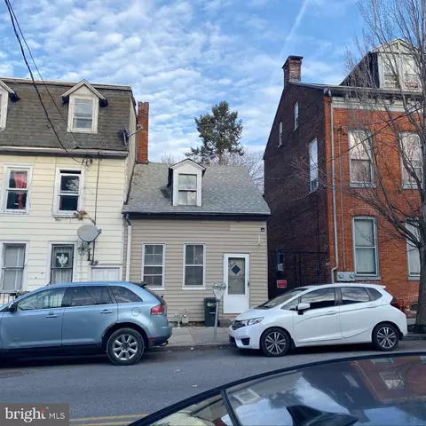 121 N Queen St, York, PA 17403