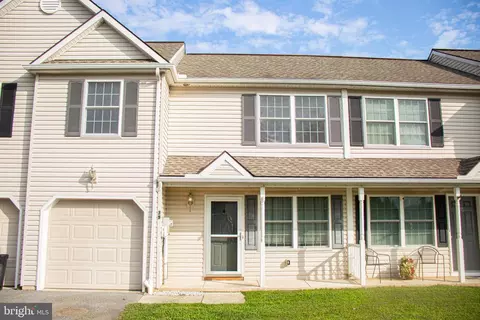 39 Riverview Dr, Wrightsville, PA 17368