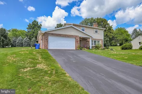 2785 Danielle Dr, Dover, PA 17315