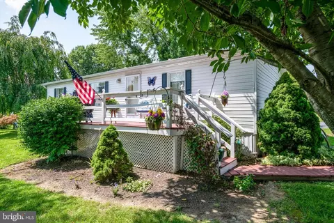 110 Mimosa Dr, York, PA 17402