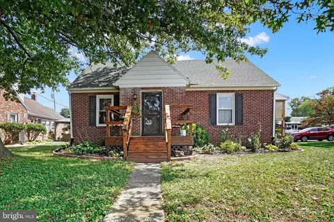 141 S 6th St, Mount Wolf, PA 17347