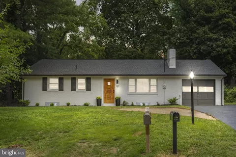 127 Diller Rd, New Cumberland, PA 17070