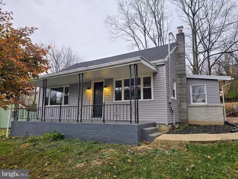 375 N Walnut St, Dallastown, PA 17313