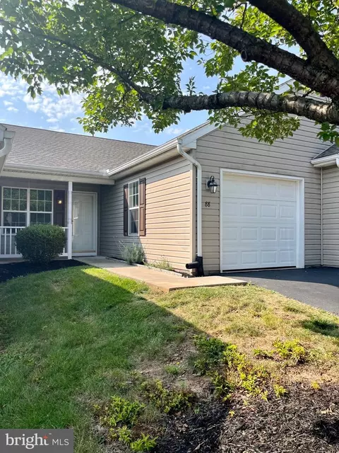 88 Hagarman Dr #88, York, PA 17408