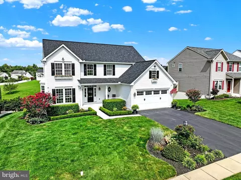 2541 Codorus Ln, Spring Grove, PA 17362