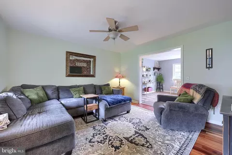 485 Apple Tree Ln, Mount Wolf, PA 17347 photo 5