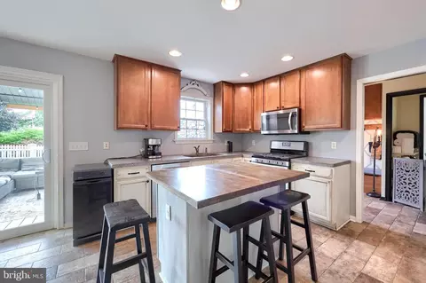 485 Apple Tree Ln, Mount Wolf, PA 17347 photo 8