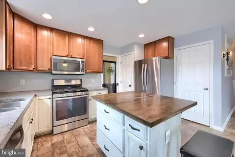 485 Apple Tree Ln, Mount Wolf, PA 17347 photo 10