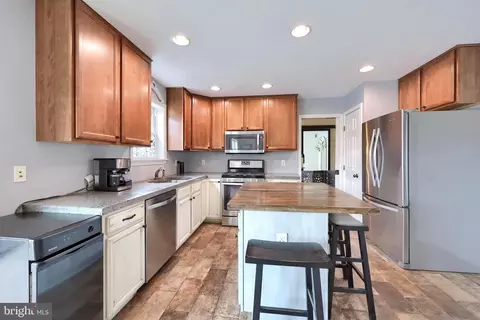 485 Apple Tree Ln, Mount Wolf, PA 17347 photo 9