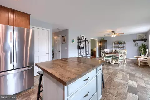 485 Apple Tree Ln, Mount Wolf, PA 17347 photo 11