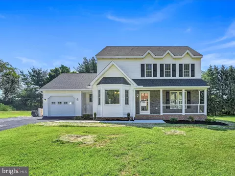 16 N Shaffer Dr, New Freedom, PA 17349
