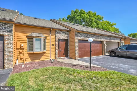 47 Westview Mnr #47, York, PA 17408