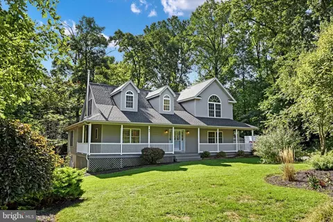 657 Woodburne Rd, Lewisberry, PA 17339