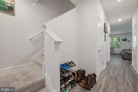 Entry Way - 350 Maple Run Dr, York, PA 17404 photo 7 of 9