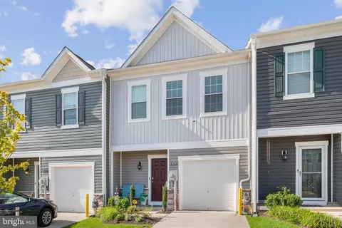 350 Maple Run Dr, York, PA 17404