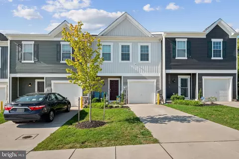 Exterior - 350 Maple Run Dr, York, PA 17404 photo 2 of 3