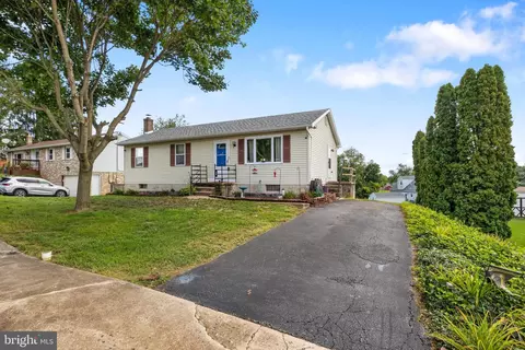 29 Stony Ln, Dover, PA 17315