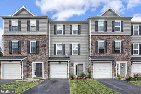 4 Holstein Dr, Hanover, PA 17331