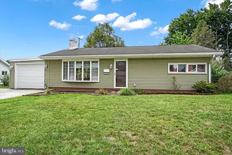 1318 Dartmouth Rd, York, PA 17404